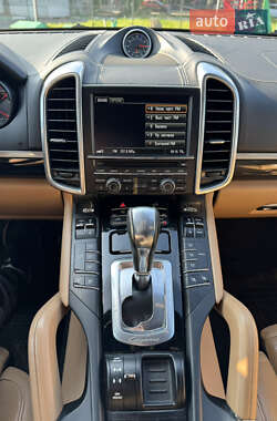 Позашляховик / Кросовер Porsche Cayenne 2013 в 