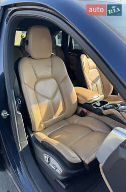 Позашляховик / Кросовер Porsche Cayenne 2013 в 