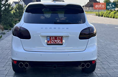 Внедорожник / Кроссовер Porsche Cayenne 2014 в 