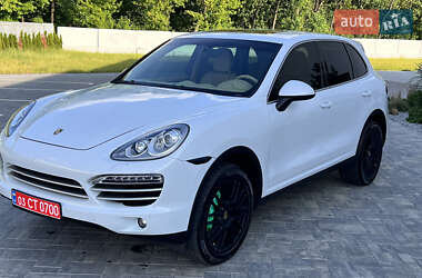 Внедорожник / Кроссовер Porsche Cayenne 2014 в 