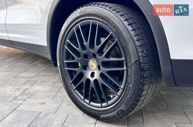 Внедорожник / Кроссовер Porsche Cayenne 2014 в 
