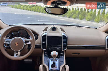 Внедорожник / Кроссовер Porsche Cayenne 2014 в 