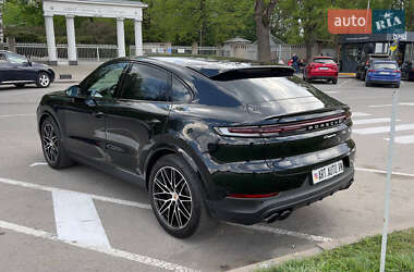 Внедорожник / Кроссовер Porsche Cayenne 2023 в 