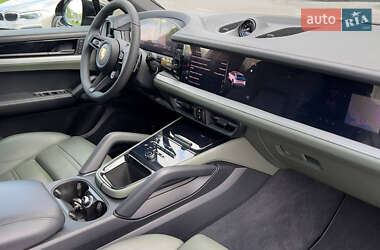 Внедорожник / Кроссовер Porsche Cayenne 2023 в 