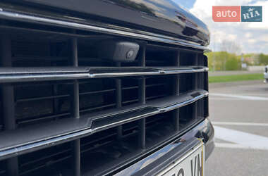 Внедорожник / Кроссовер Porsche Cayenne 2023 в 
