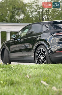 Внедорожник / Кроссовер Porsche Cayenne 2023 в 