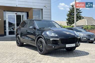 Внедорожник / Кроссовер Porsche Cayenne 2016 в 