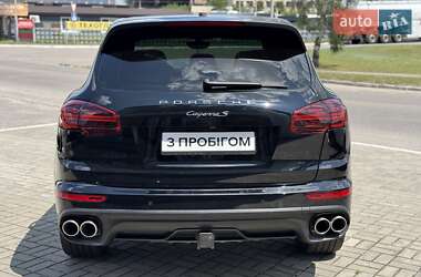 Внедорожник / Кроссовер Porsche Cayenne 2016 в 