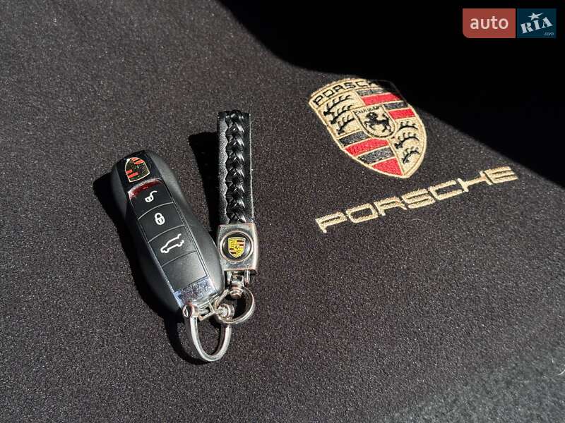 Внедорожник / Кроссовер Porsche Cayenne 2016 в Кременчуге