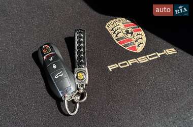 Внедорожник / Кроссовер Porsche Cayenne 2016 в 