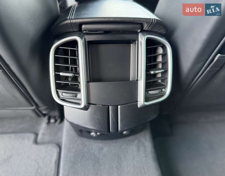 Внедорожник / Кроссовер Porsche Cayenne 2016 в Кременчуге