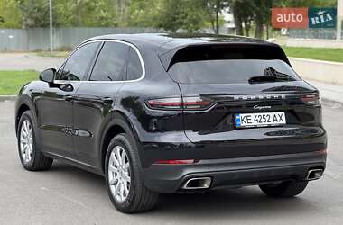 Внедорожник / Кроссовер Porsche Cayenne 2018 в 