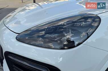 Внедорожник / Кроссовер Porsche Cayenne 2022 в 