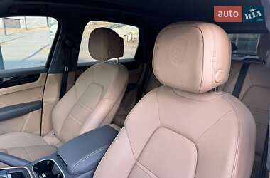 Внедорожник / Кроссовер Porsche Cayenne 2022 в 