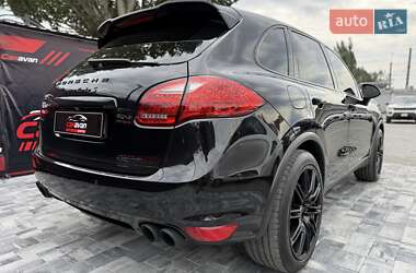 Внедорожник / Кроссовер Porsche Cayenne 2012 в 