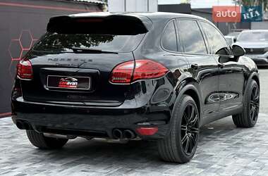 Внедорожник / Кроссовер Porsche Cayenne 2012 в 