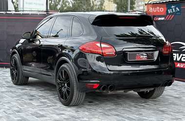 Внедорожник / Кроссовер Porsche Cayenne 2012 в 