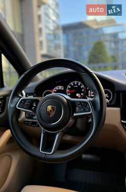 Внедорожник / Кроссовер Porsche Cayenne 2021 в 