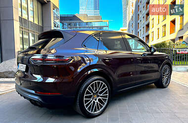 Внедорожник / Кроссовер Porsche Cayenne 2021 в 