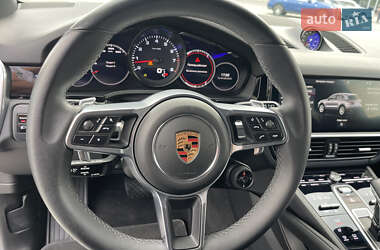 Внедорожник / Кроссовер Porsche Cayenne 2018 в 