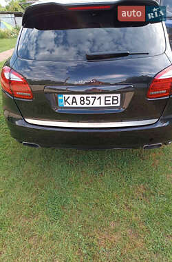 Внедорожник / Кроссовер Porsche Cayenne 2010 в 