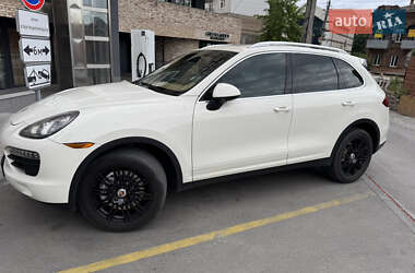 Внедорожник / Кроссовер Porsche Cayenne 2011 в 