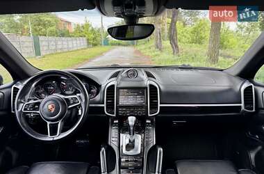 Внедорожник / Кроссовер Porsche Cayenne 2012 в 
