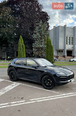 Внедорожник / Кроссовер Porsche Cayenne 2018 в 