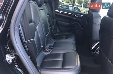 Позашляховик / Кросовер Porsche Cayenne 2015 в 