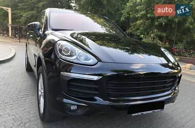 Позашляховик / Кросовер Porsche Cayenne 2015 в 