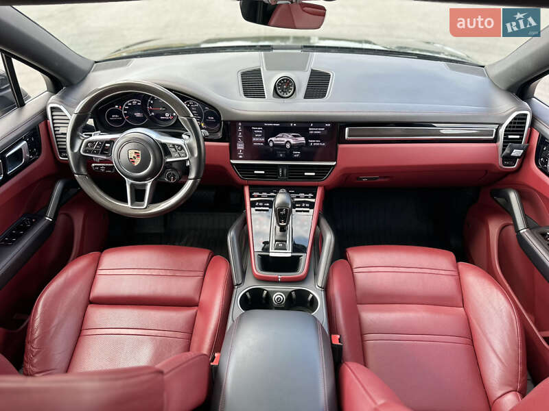 Внедорожник / Кроссовер Porsche Cayenne 2019 в Киеве