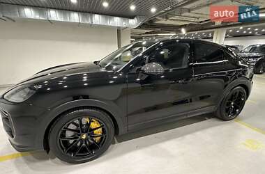 Позашляховик / Кросовер Porsche Cayenne 2024 в 