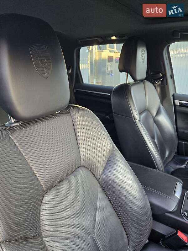 Внедорожник / Кроссовер Porsche Cayenne 2016 в Одессе
