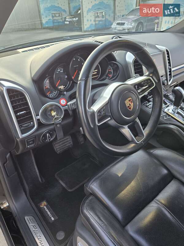 Внедорожник / Кроссовер Porsche Cayenne 2016 в Одессе