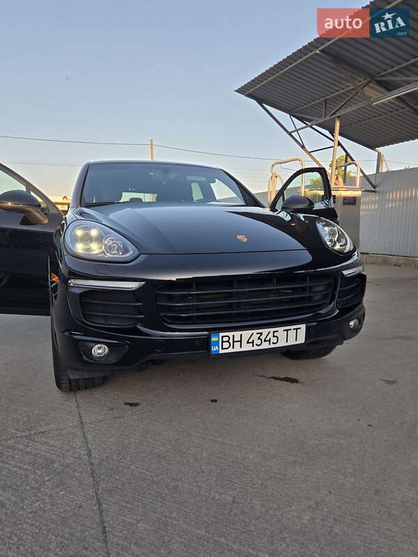 Внедорожник / Кроссовер Porsche Cayenne 2016 в Одессе