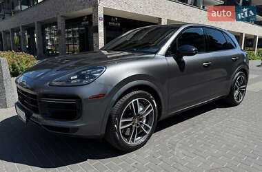 Внедорожник / Кроссовер Porsche Cayenne 2023 в 
