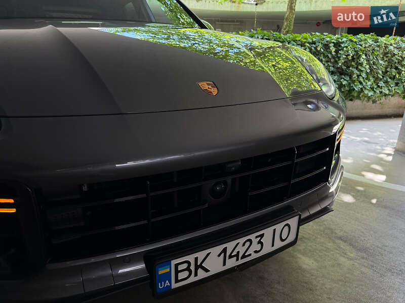 Внедорожник / Кроссовер Porsche Cayenne 2023 в Ровно