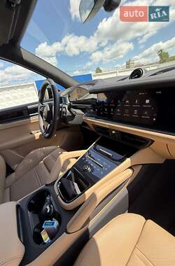 Внедорожник / Кроссовер Porsche Cayenne 2023 в 