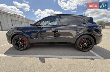 Внедорожник / Кроссовер Porsche Cayenne 2023 в 
