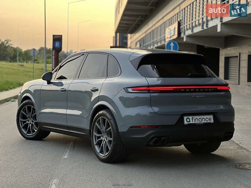 Внедорожник / Кроссовер Porsche Cayenne 2024 в Киеве