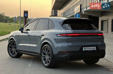 Внедорожник / Кроссовер Porsche Cayenne 2024 в 