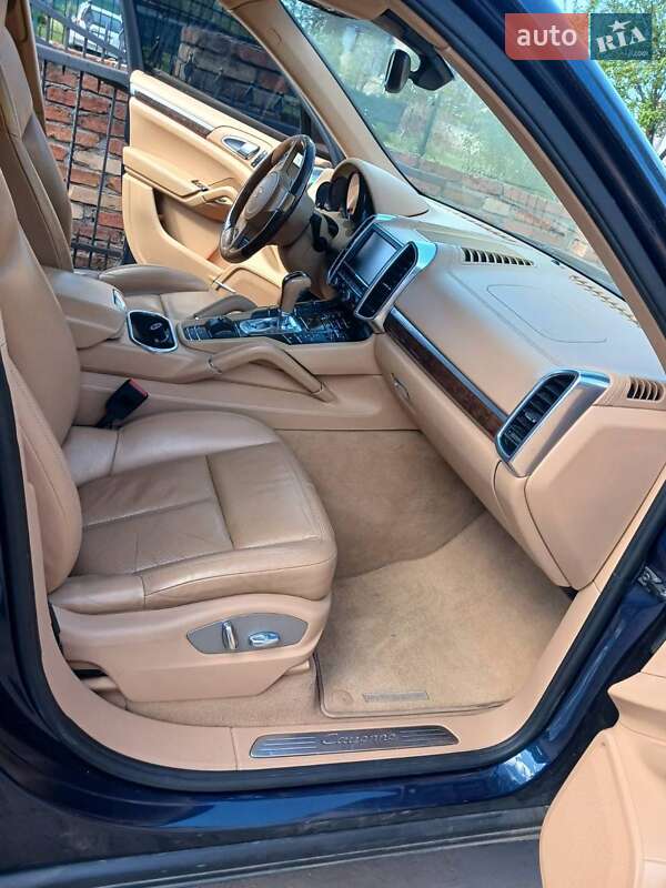 Внедорожник / Кроссовер Porsche Cayenne 2012 в Львове
