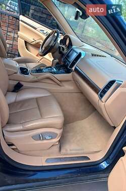 Внедорожник / Кроссовер Porsche Cayenne 2012 в 
