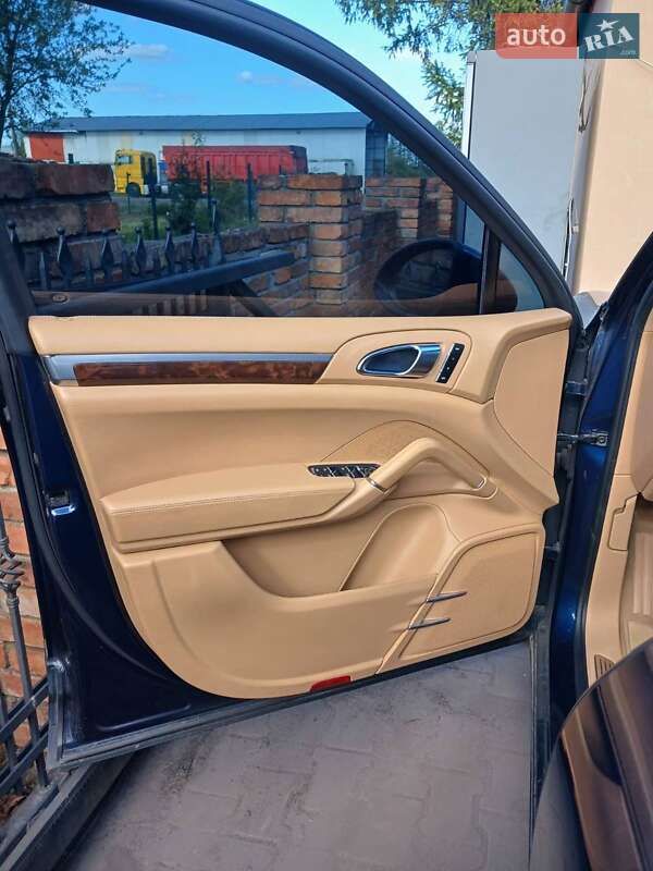 Внедорожник / Кроссовер Porsche Cayenne 2012 в Львове