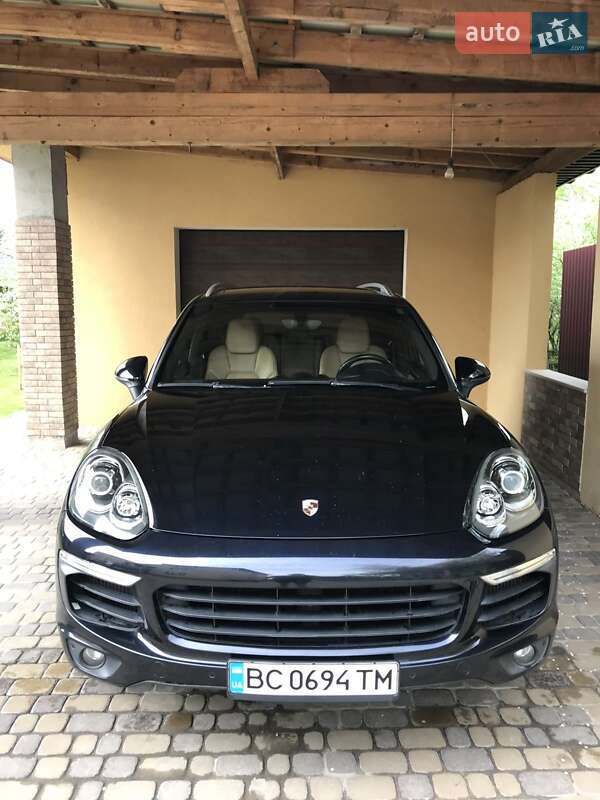 Внедорожник / Кроссовер Porsche Cayenne 2015 в Львове