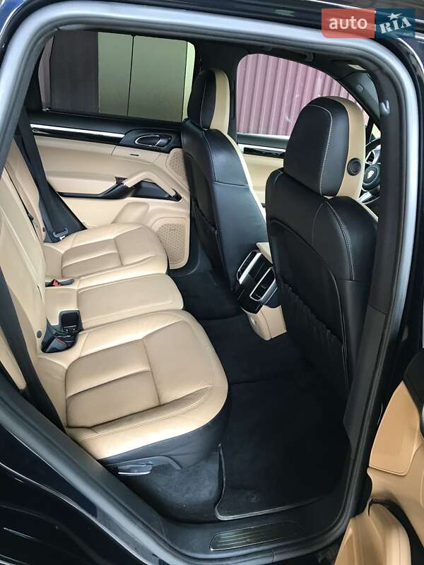 Внедорожник / Кроссовер Porsche Cayenne 2015 в Львове