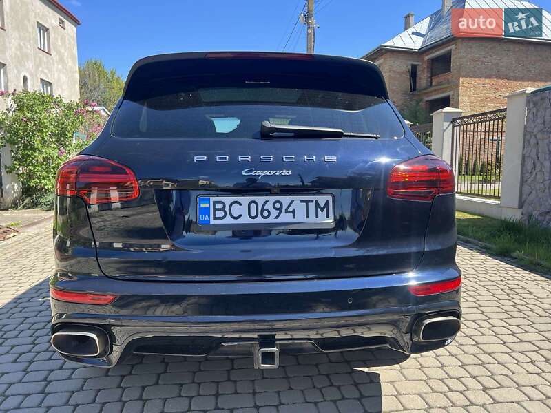 Внедорожник / Кроссовер Porsche Cayenne 2015 в Львове