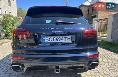 Внедорожник / Кроссовер Porsche Cayenne 2015 в 