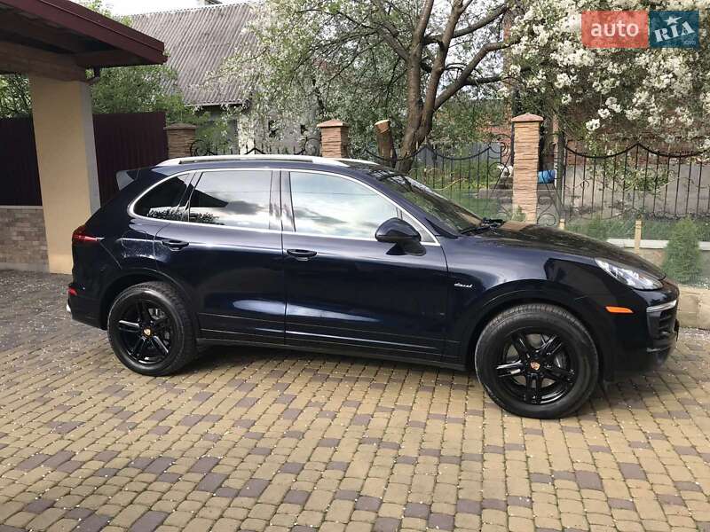 Внедорожник / Кроссовер Porsche Cayenne 2015 в Львове