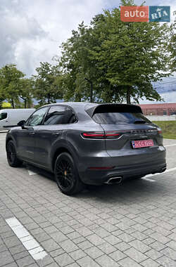 Внедорожник / Кроссовер Porsche Cayenne 2019 в 